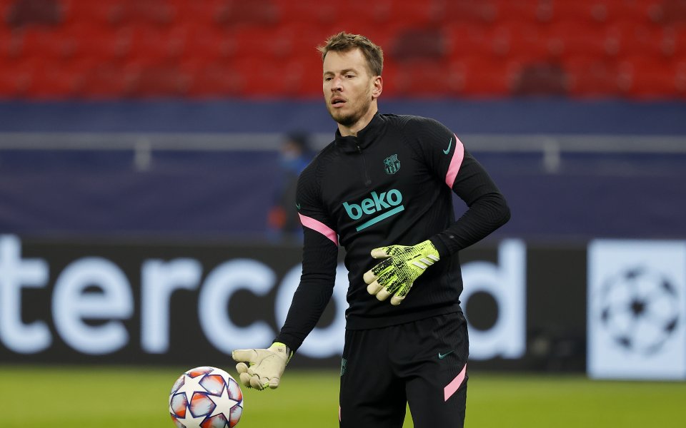 Вторият вратар на Барселона Нето е подал молба за трансфер