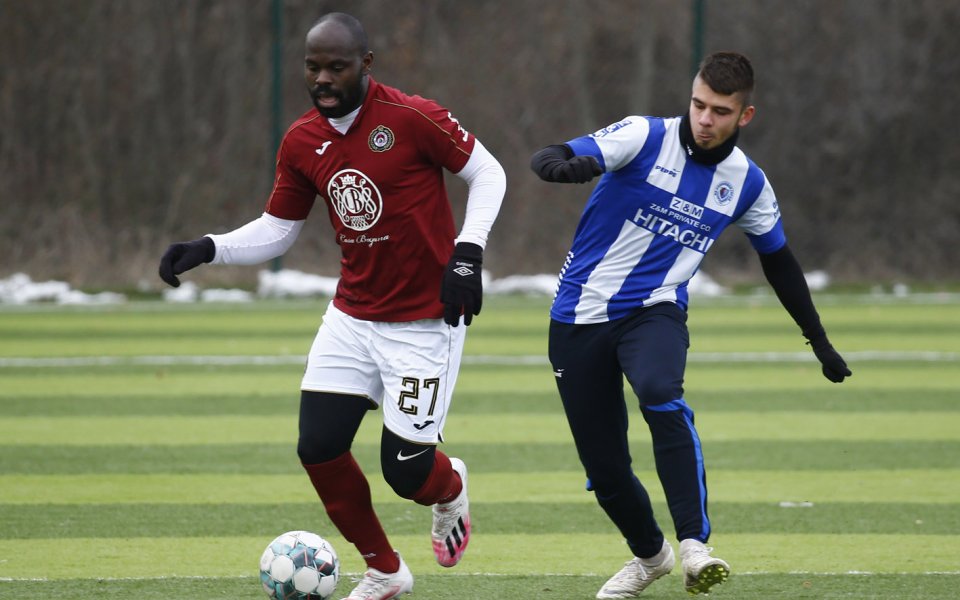 Нидерландецът Юри де Винтер и германецът с конгоански произход Флодин