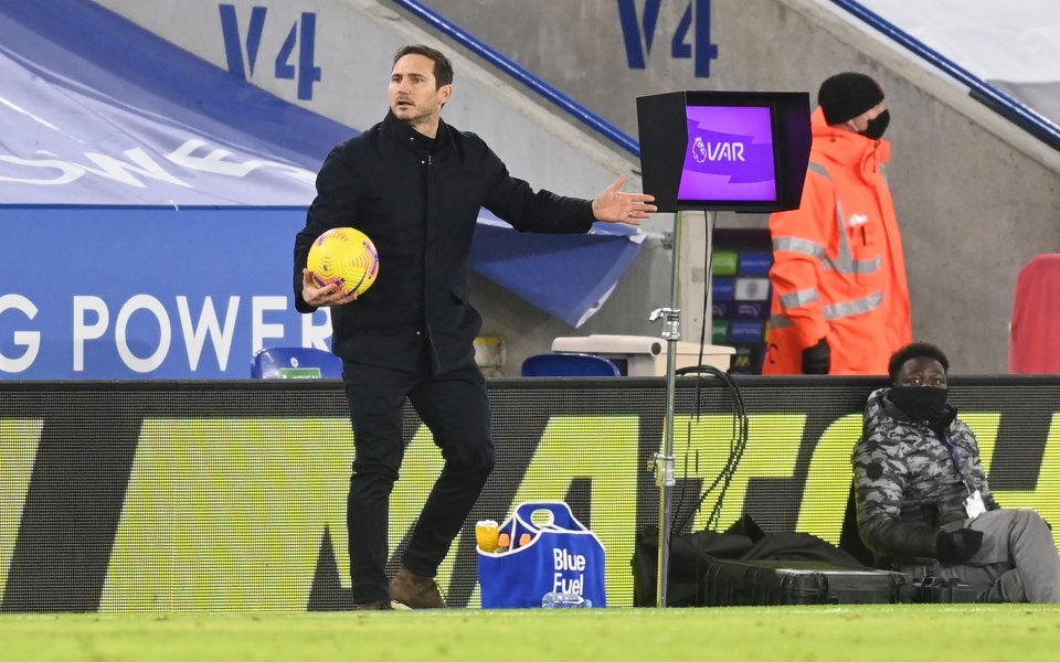 В Челси вече са готови с евентуалните заместници на мениджъра