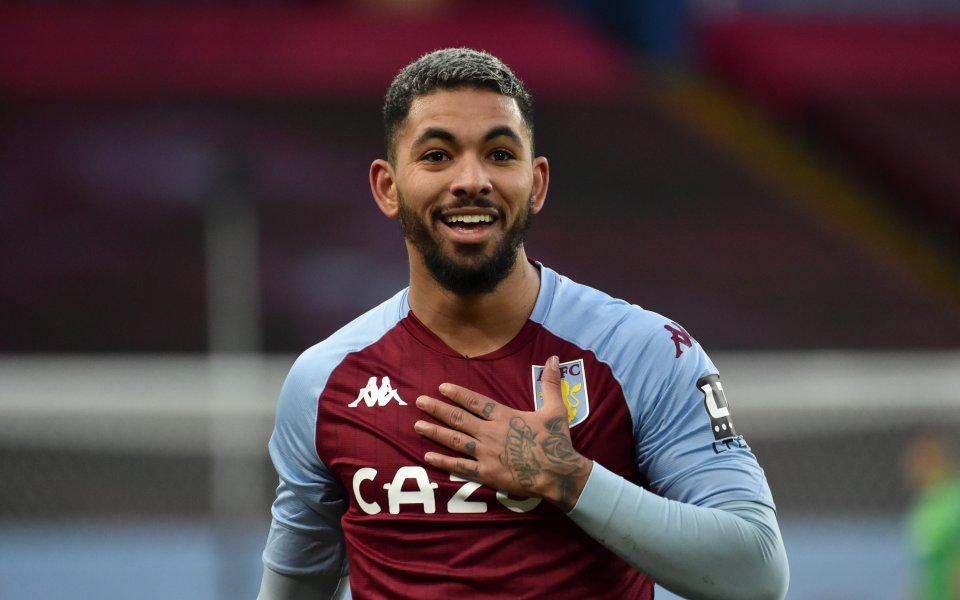 Отборът на Манчестър Сити може да върне бившия полузащитник Дъглас