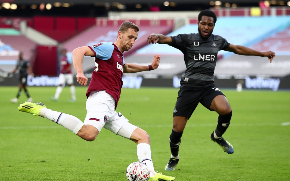 Уест Хем се класира за петия кръг в турнира за