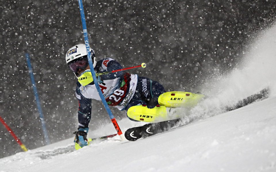 Най-добрият ни състезател в алпийските дисциплини Алберт Попов записа девето