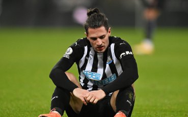 Отборът на Лийдс Юнайтед нанесе пета поредна загуба на Нюкасъл