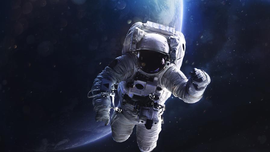 Астронавтите от НАСА излязоха в открития Космос (Видео)