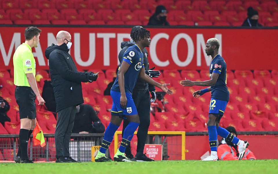 Саутхемптън ще съдейства на полицията в разследване за отправени в