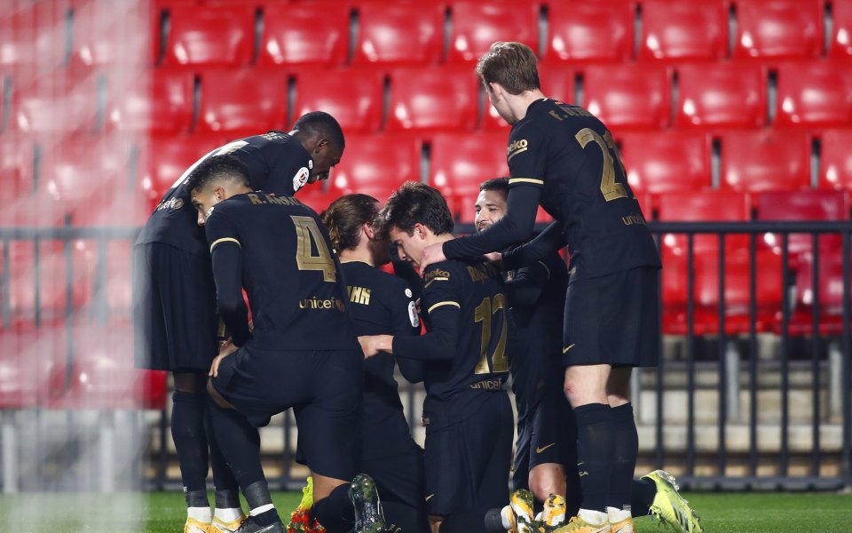 Барселона успя да изтръгне невероятно драматична победа с 3:5 в