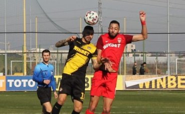 Ботев Пловдив спечели с 3 0 срещу Царско село в последната