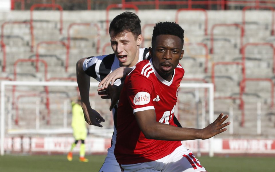 Брадли Мазику ще започне като титуляр за ЦСКА в дербито