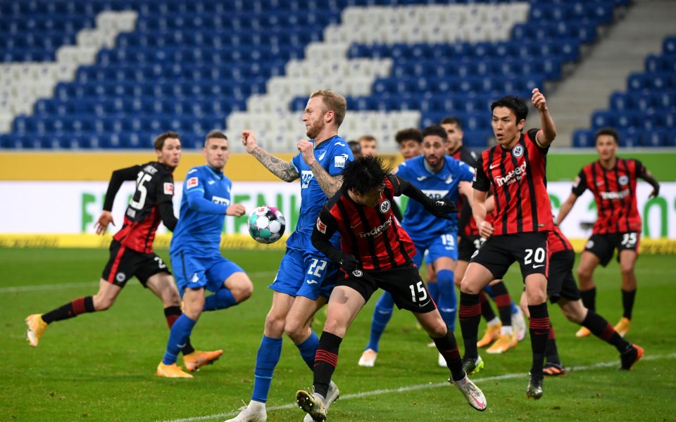 Айнтрахт Франкфурт се върна в топ 4 след победа с