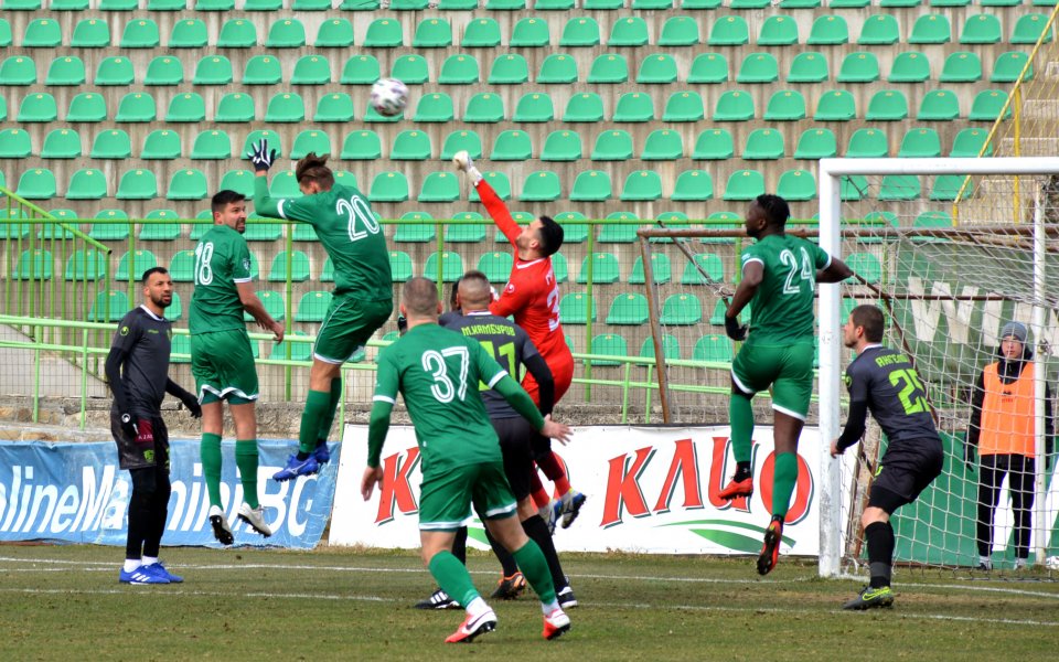 Тимовете на Ботев Враца и Царско село се изправят един