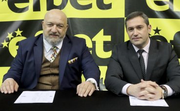 Красен Кралев награди националите ни по баскетбол и Росен Барчовски