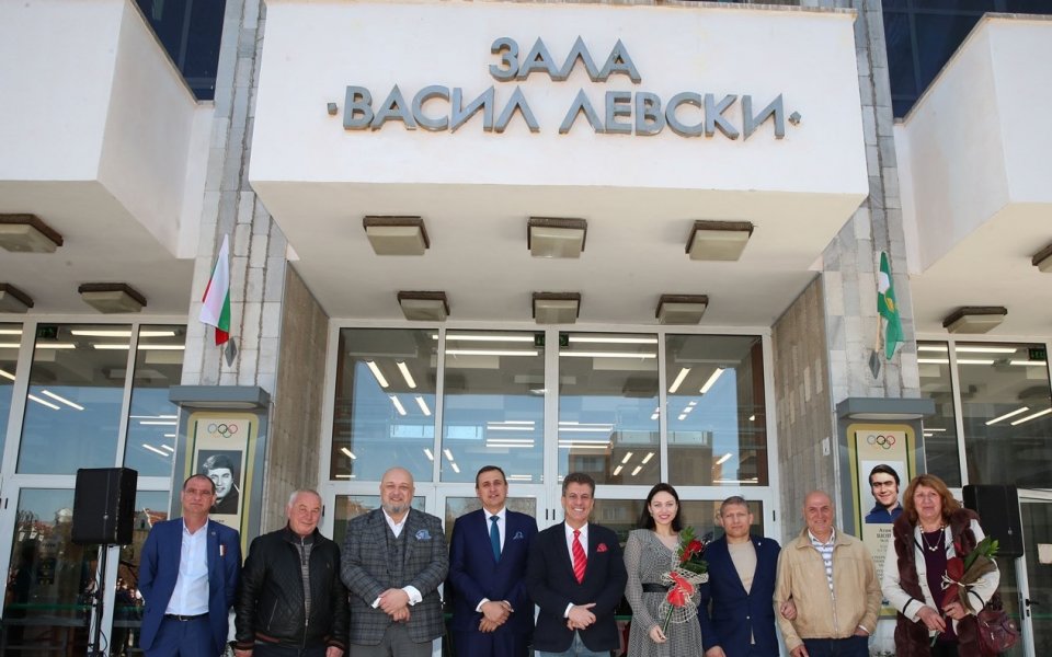 Министър Кралев и кметът на Пазарджик откриха обновената зала Васил Левски