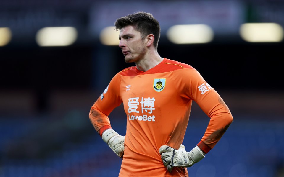 Тотнъм иска да купи вратаря Ник Поуп от Бърнли, съобщава