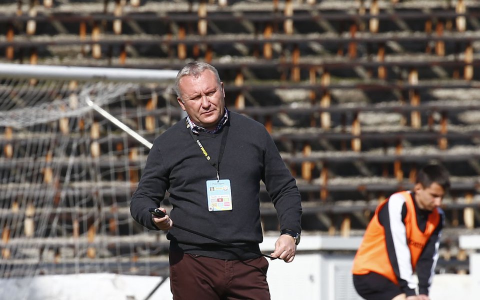 Треньорът на Арда Николай Киров логично не беше в настроение