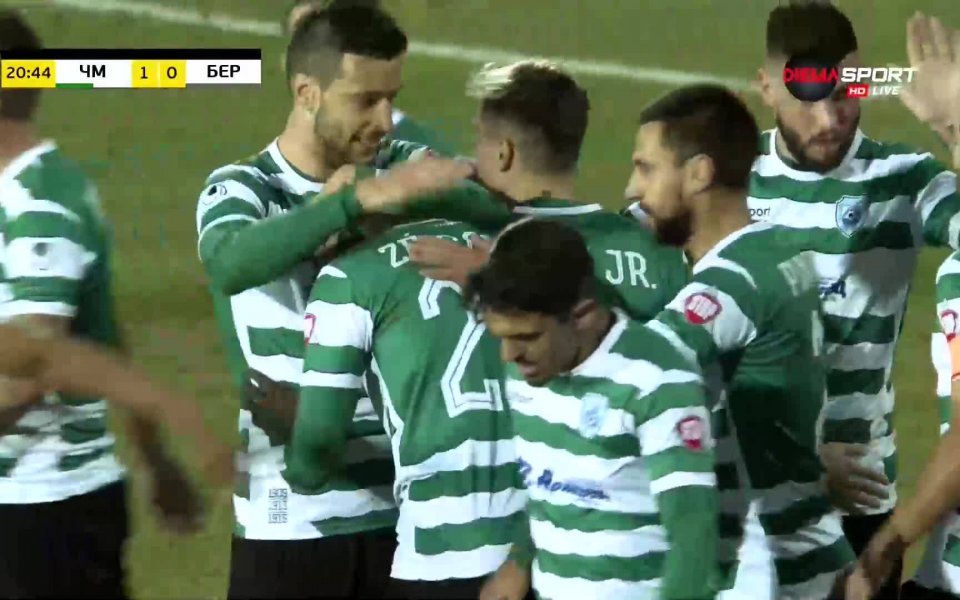 В 21-ата минута Черно море откри резултата. Родриго Енрике центрира