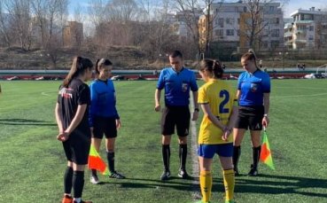 Президентът на Аматьорската футболна лига Румян Вълков и членът на