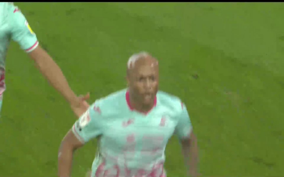 Вижте головете и всичко най-интересно от мача Стоук Сити -