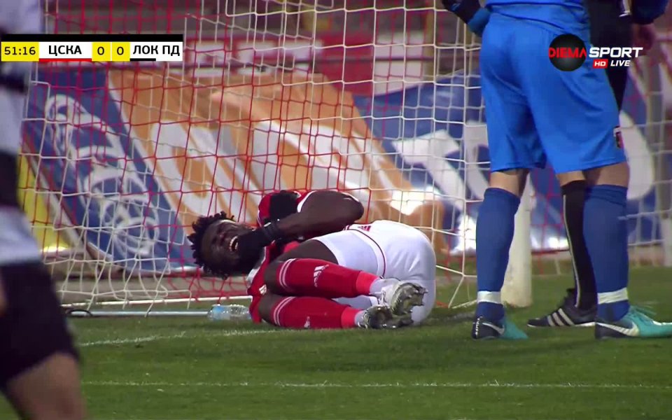 В 51-ата минута на двубоя Брадли Мазику центрира към Жорди