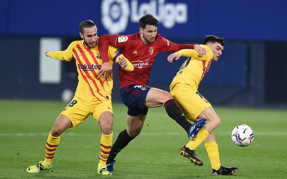 Отборите на Осасуна и Барселона играят при в двубой от