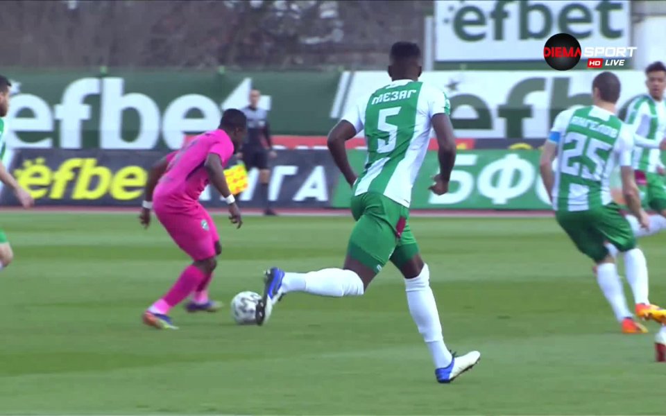 В 3-ата минута Клаудиу Кешеру изведе Лудогорец напред в резултата,