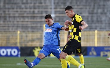 Отборите на Левски и Ботев Пловдив играят при резултат 2 1 в мач