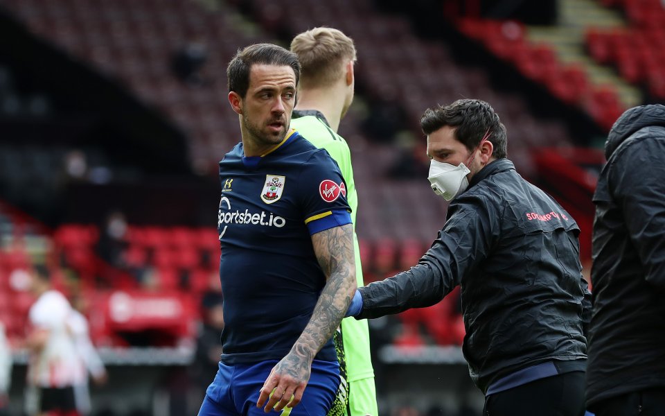 Нападателят на Саутхямптън Дани Ингс няма да играе до края