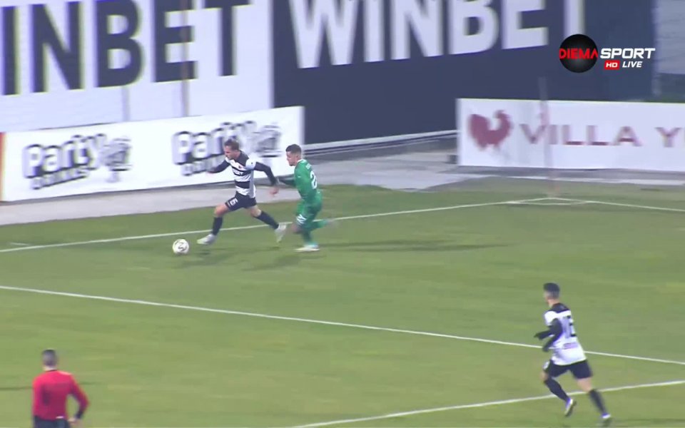 парвиз Умарбаев бе точен от дузпа в 77-ата минута, за