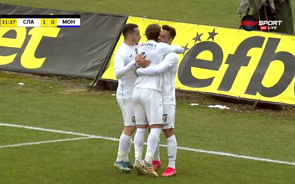 В 32-ата минута Славия поведе с много красив гол. Ради