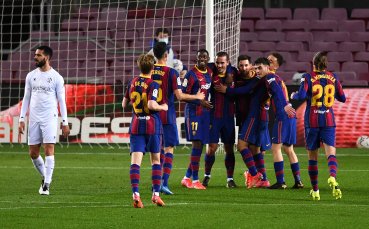 Oтборите на Барселона и Уеска играят при резултат 2 0 в