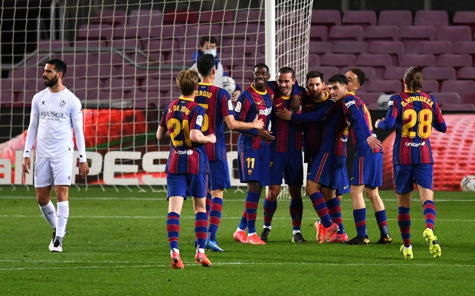 Oтборите на Барселона и Уеска играят при резултат 2:0 в