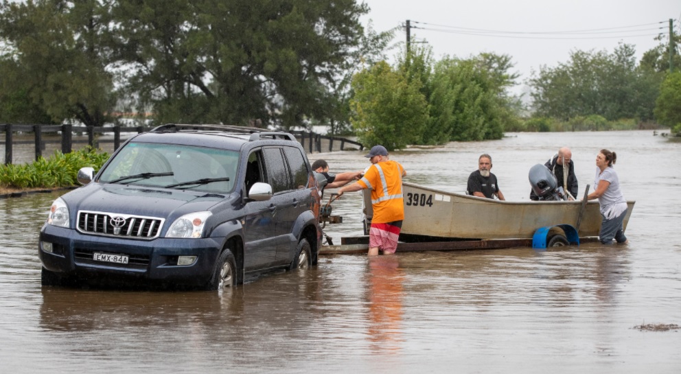 <p>Опасни наводнения в Австралия, евакуирани жители</p>