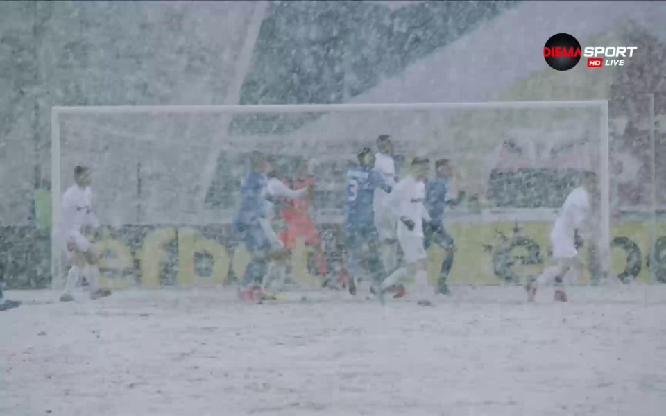 Найджъл Робърта откри резултата в полза на Левски срещу Славия.