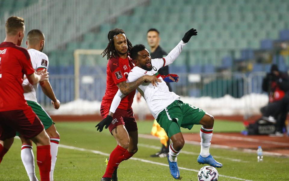 Отборите на България и Швейцария играят при