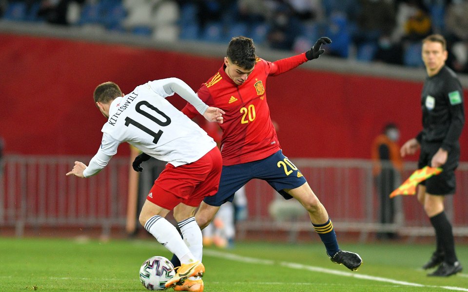 Националните отбори на Грузия и Испания играят при