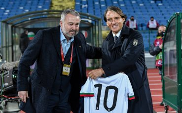 Селекционерът на Италия Роберто Манчини използвал времето преди мача с