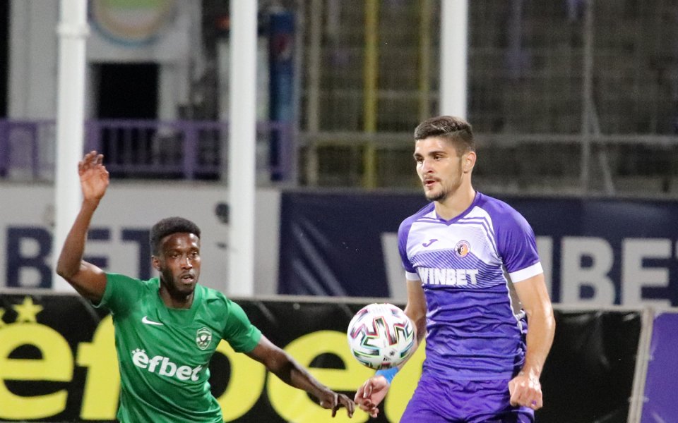 Етър ще гостува в контрола на Лудогорец утре следобед. Мачът