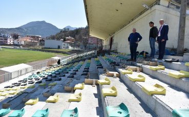 Завърши вторият етап от ремонта на стадион Шипка в Асеновград