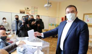 Ангелов: Не очаквам пик на пандемията след днешния изборен ден