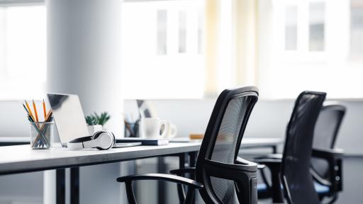  МОН към този момент ще следи реализацията на завършили </div>

</article>
<style>
.youtube{
  width:100%;height:500px;
}
@media only screen and (max-width: 600px) {
.youtube {
    height:250px;
  }
}
</style>
<div style=