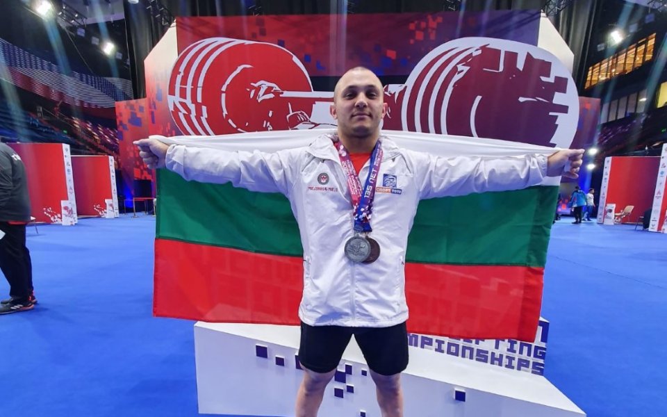 Български дебютант с бронз от Европейското по щанги