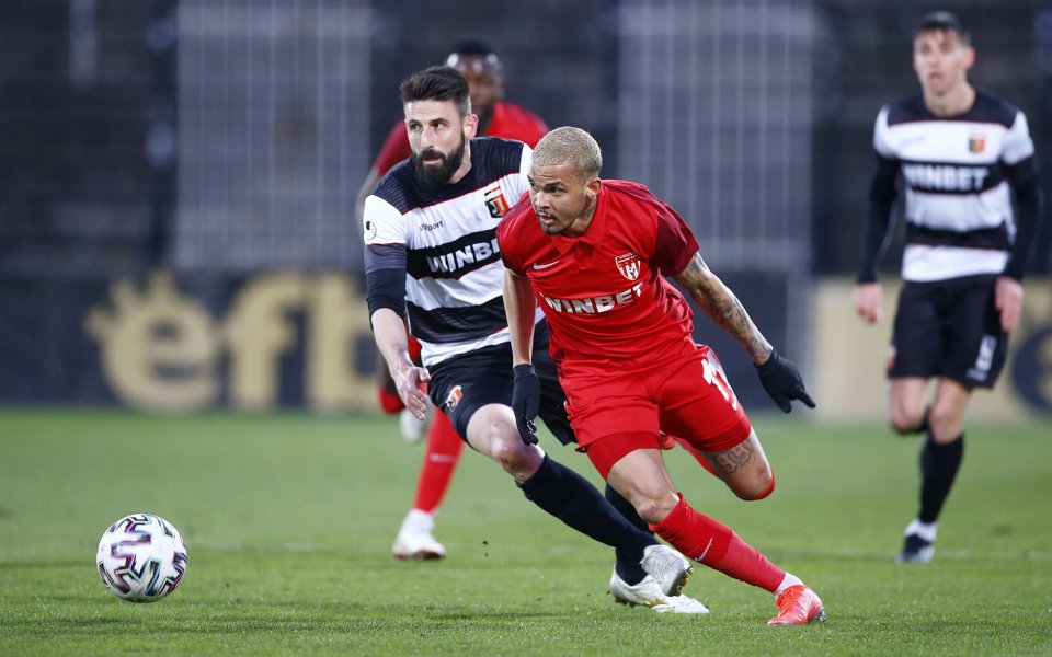 Локомотив Пловдив и Царско село играят при 1:0 в мач