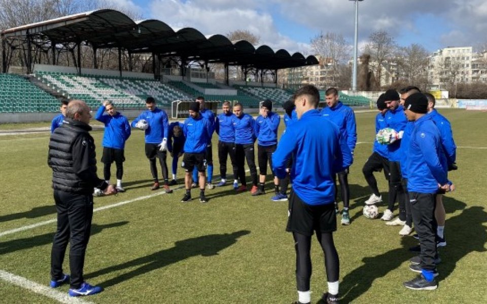 Треньорът на Черно море Илиан Илиев определи групата за гостуването