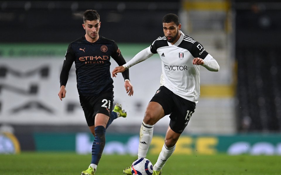 Астън Вила и Кристъл Палас искат да привлекат халфа на