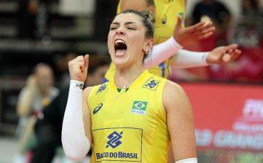 Бразилската волейболистка Розамария Монтибелер не спира да радва феновете на