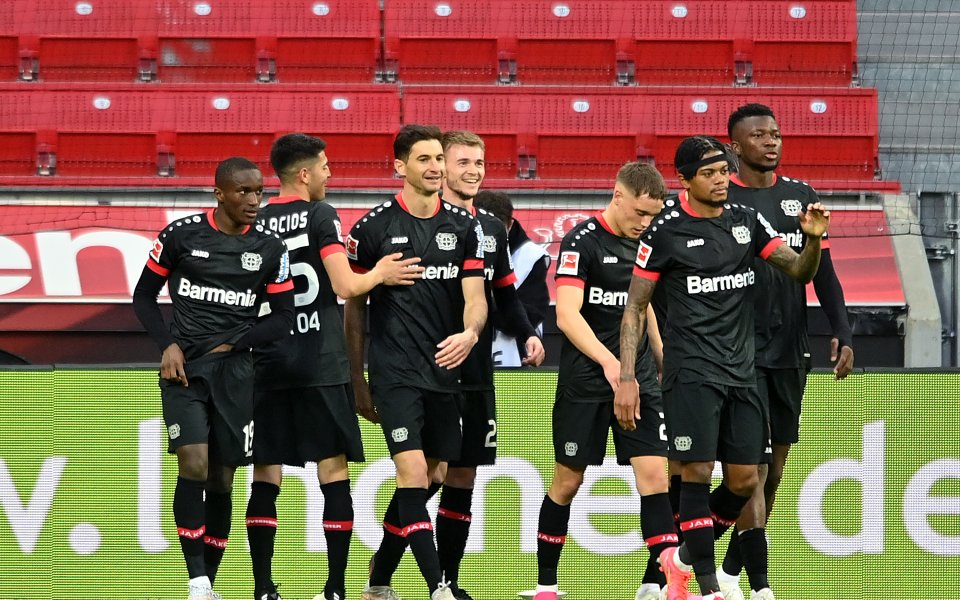 Отборът на Байер Леверкузен се справи с 3:1 в домакинството