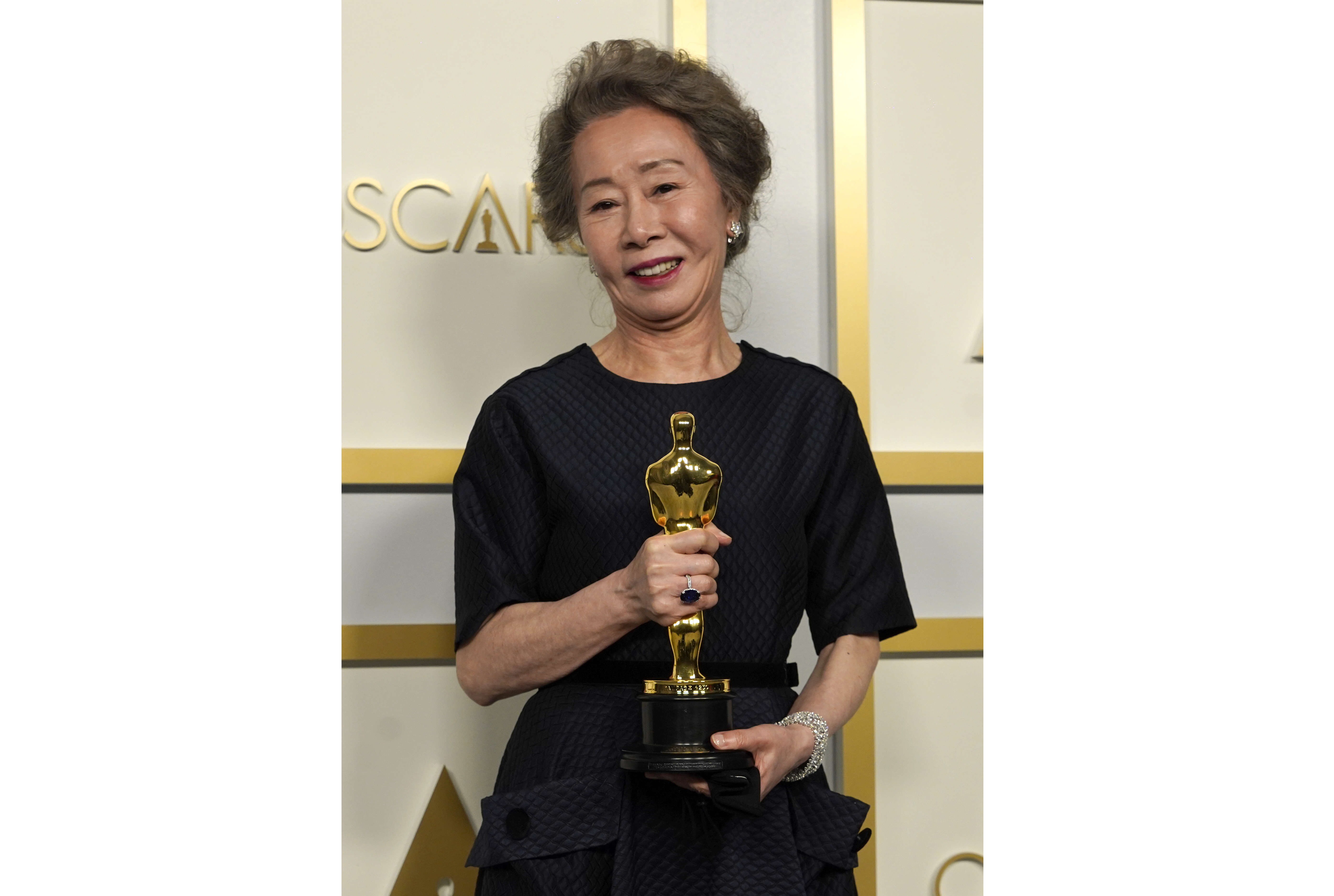 <p>Южнокорейката Юн Ю-джун спечели &quot;Оскар&quot; за най-добра актриса в поддържаща роля за изпълнението си във филма &quot;Минари&quot;</p>
