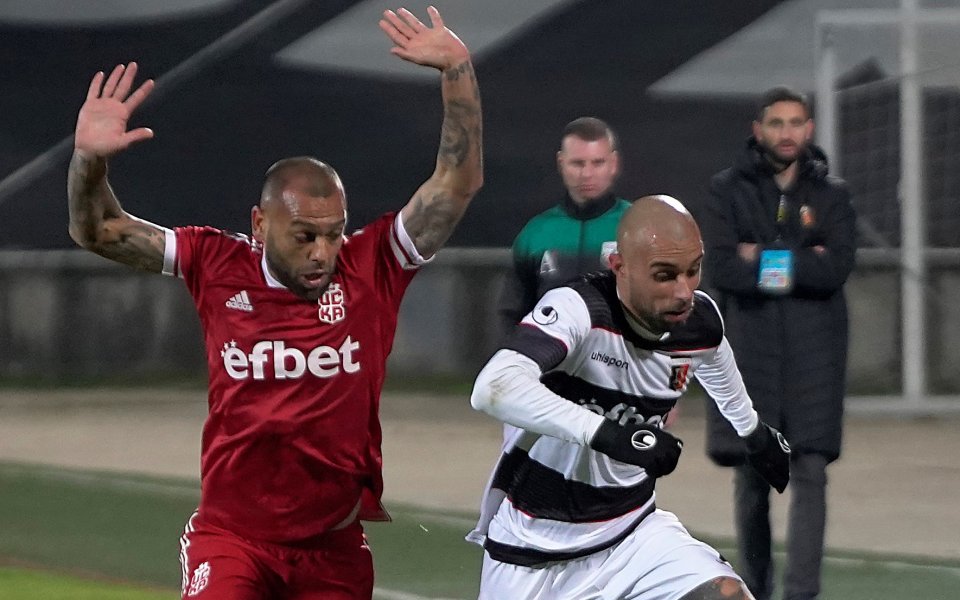 ЦСКА 1948 приема Локомотив Пд в решаващ мач за място