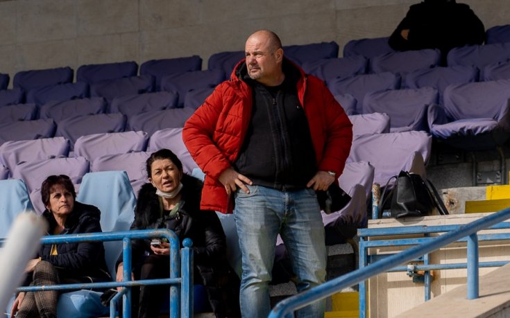 Шеф на Нефтохимик: Нищо не е загубено, остават четири мача