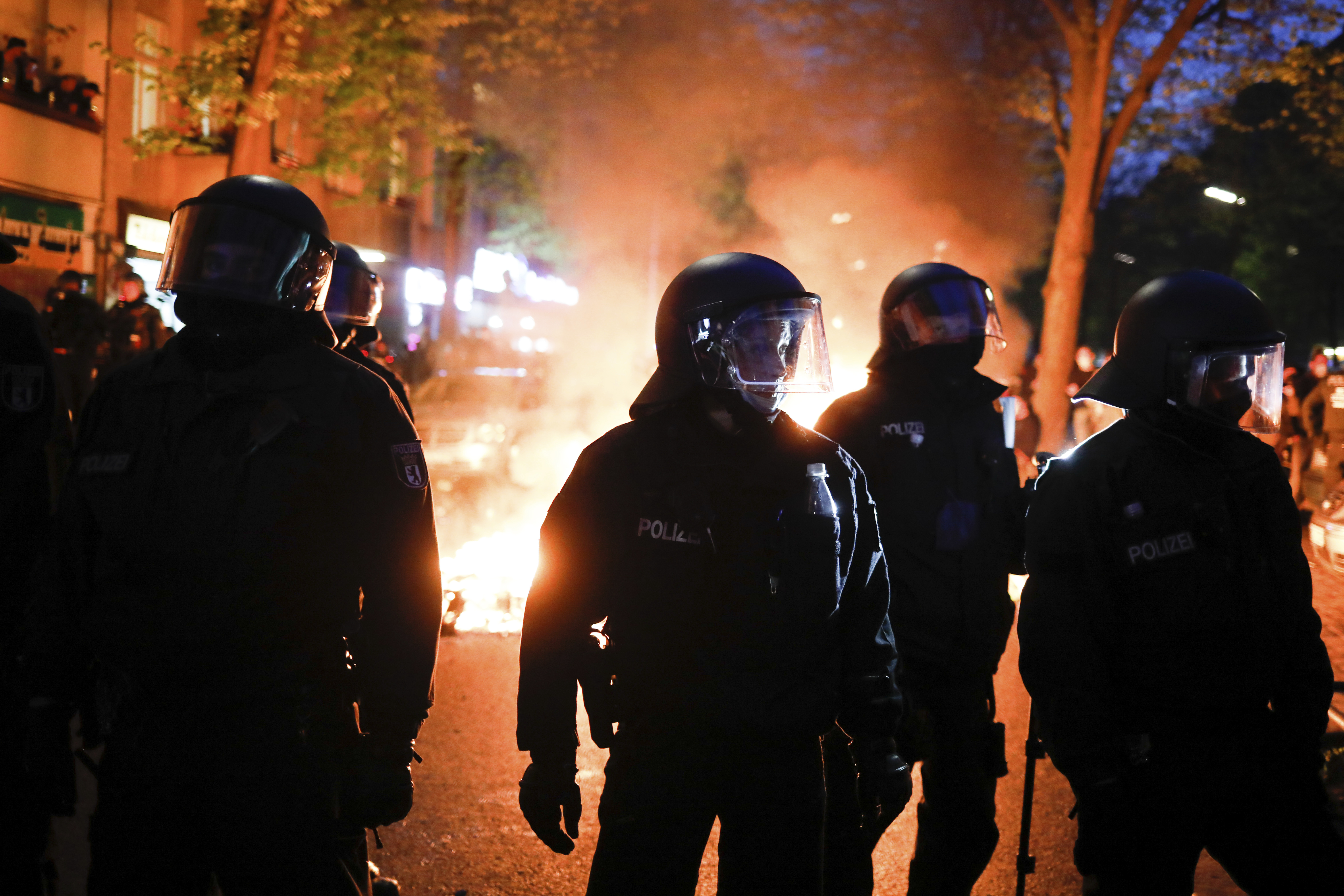 <p>Полиция и протестиращи влязоха в сблъсъци във вчерашните първомайски демонстрации в Берлин</p>