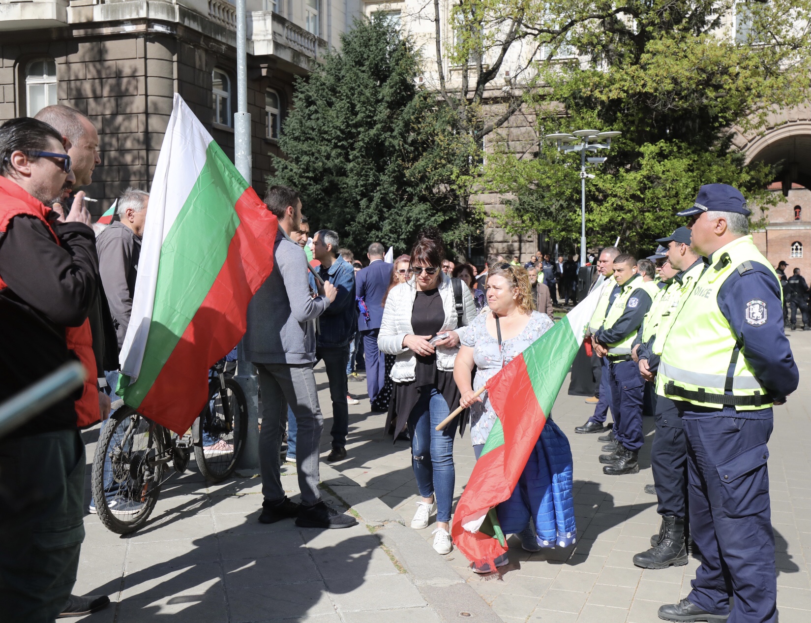 Протест пред Президентството - Фото галерии | Vesti.bg